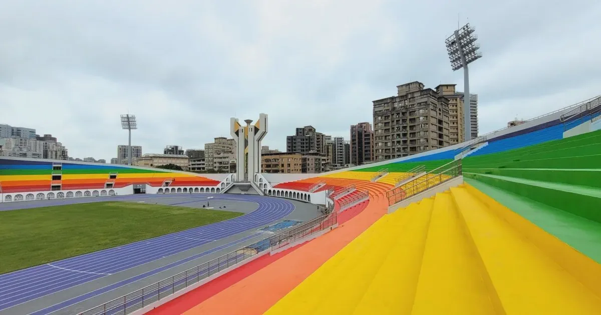 《體壇》運動場也有彩虹 板橋體育場「彩虹看臺」開箱亮相